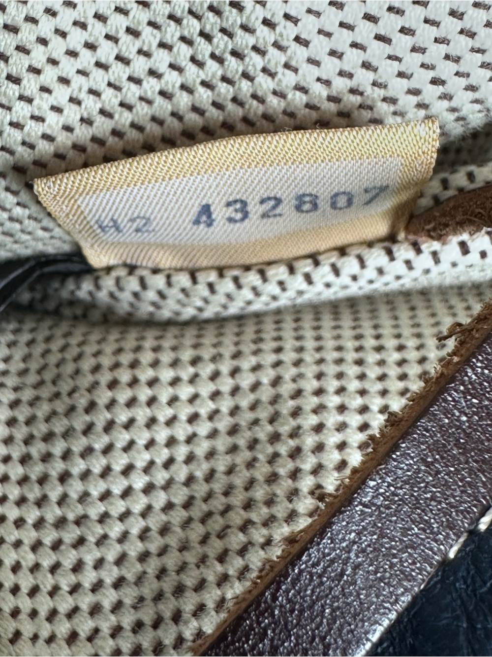 Dooney &‎ Bourke Midnight Blue Drawstring Shoulder Bag Purse Pebbled Leather - Picture 13 of 14